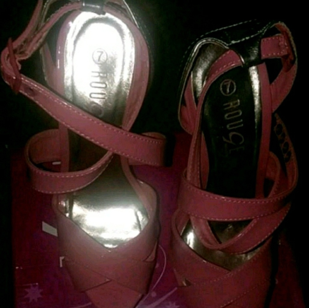 Rouge heels
